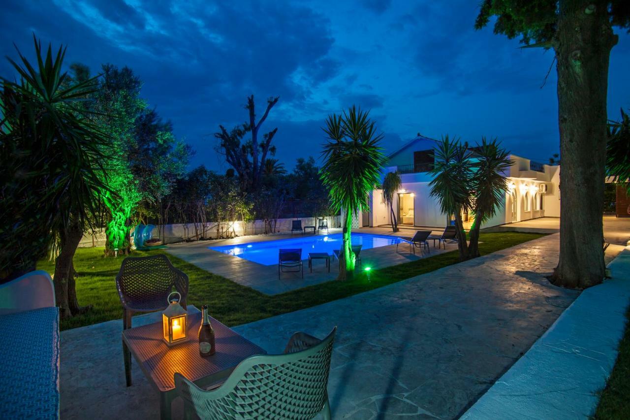 Bella Foresta Villa II Ixia  Ngoại thất bức ảnh